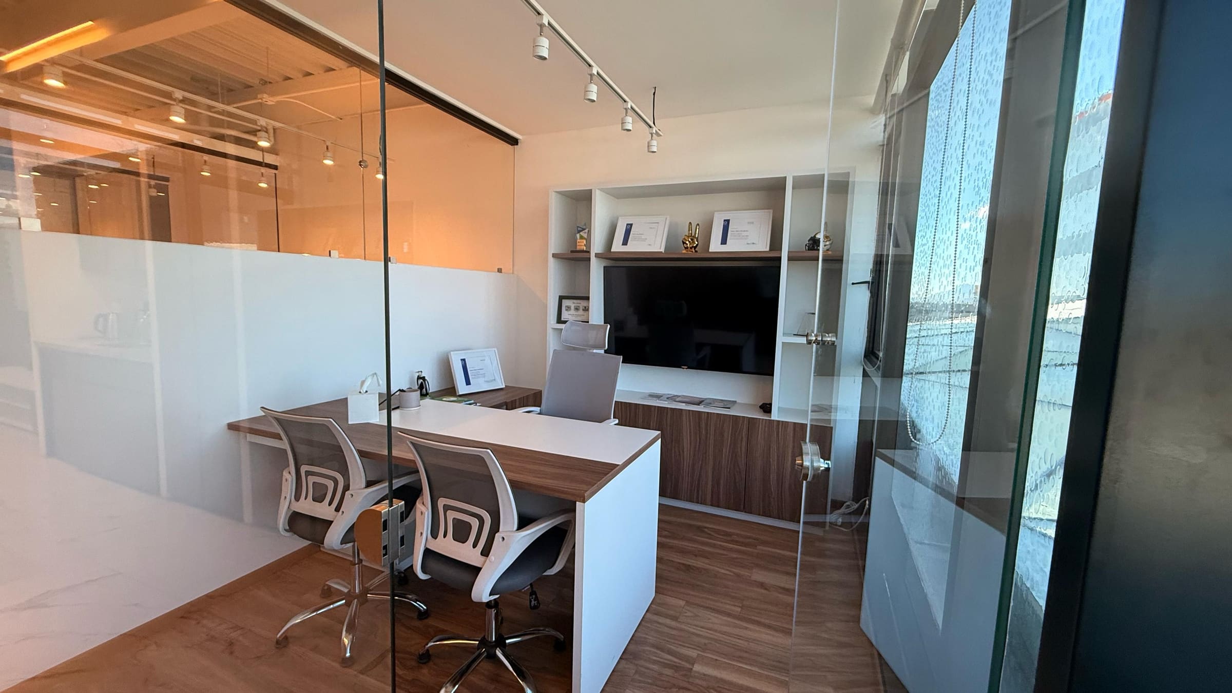 Oficina Torre Palmas — área de trabajo